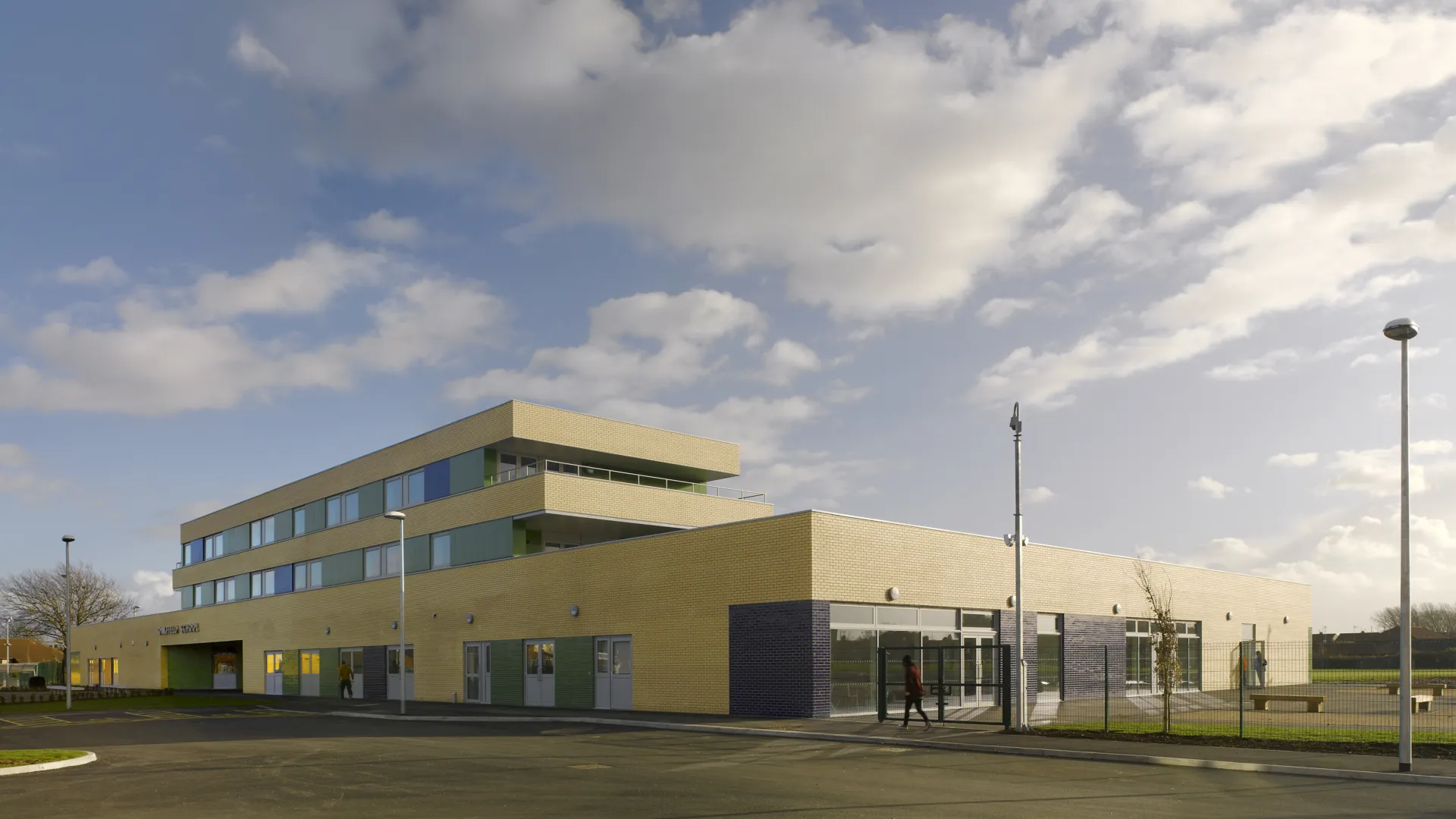 Exterior view of Oakfield School as seen from street level