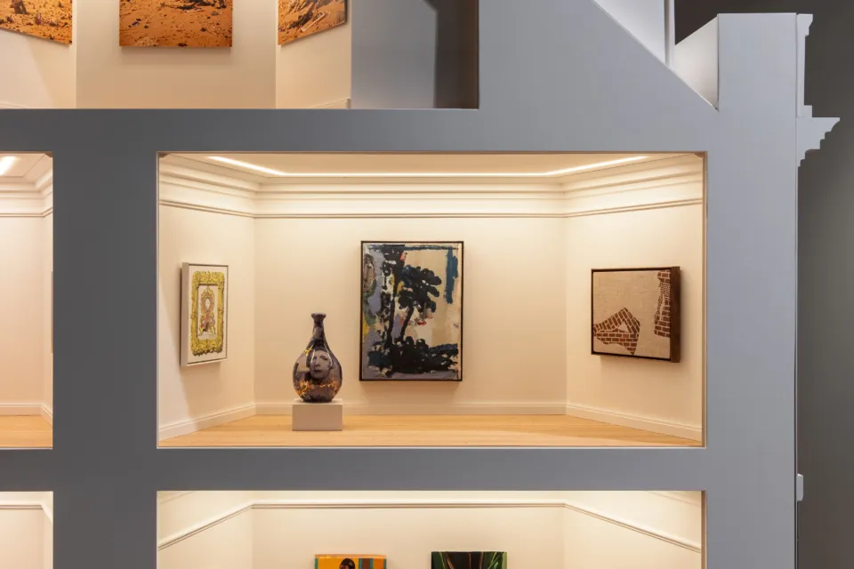 Model gallery room view housing miniature art works